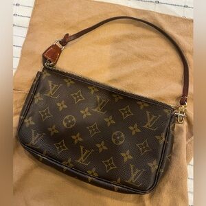 Louis Vuitton Pouchette purse